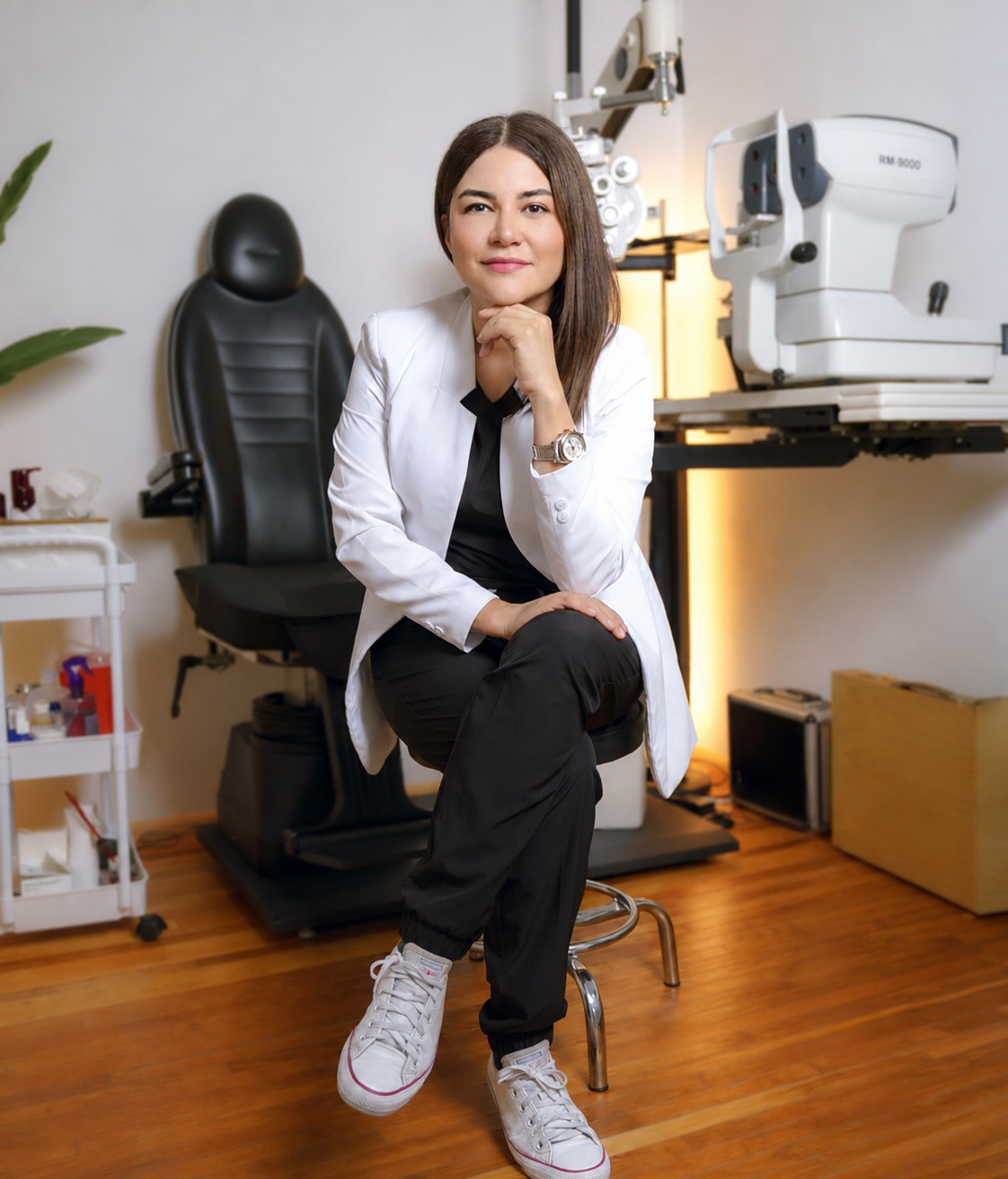 Doctora especialista en cirugia LASIK y catarata en cdmx.
